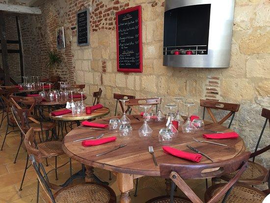 La Table Du Poète